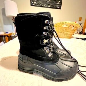Totes snow boots. Lightly used.